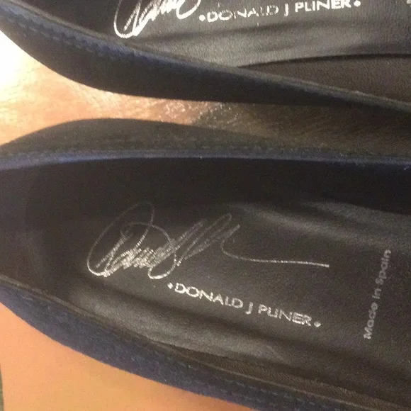 Donald Pliner kitten heels. Great condition - Picture 3 of 6